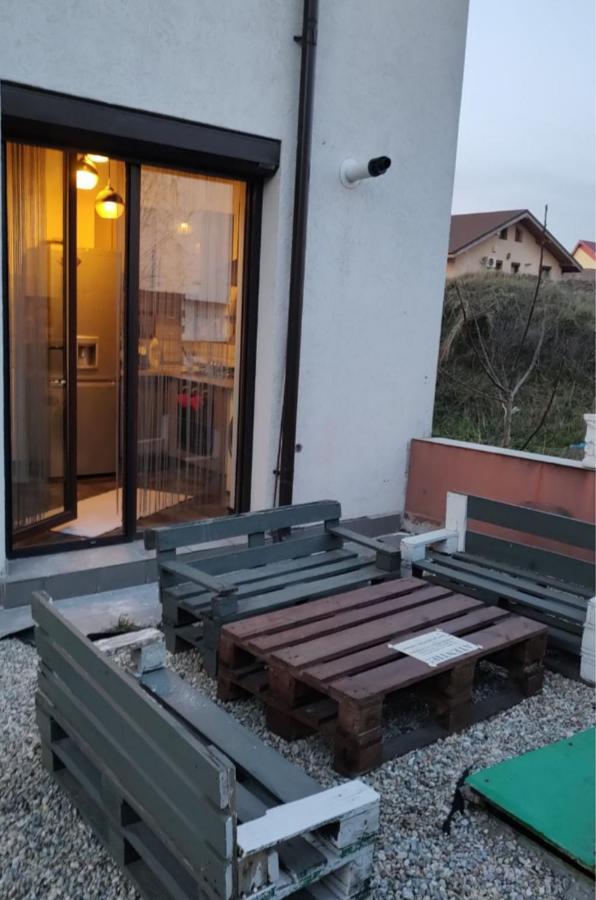 The Unique Apartment Roşu Exterior foto